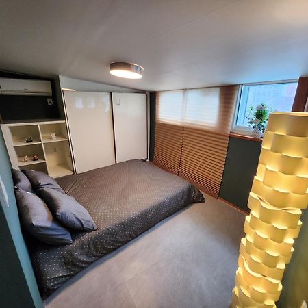 Olive Hostel W Seoul Bagian luar foto