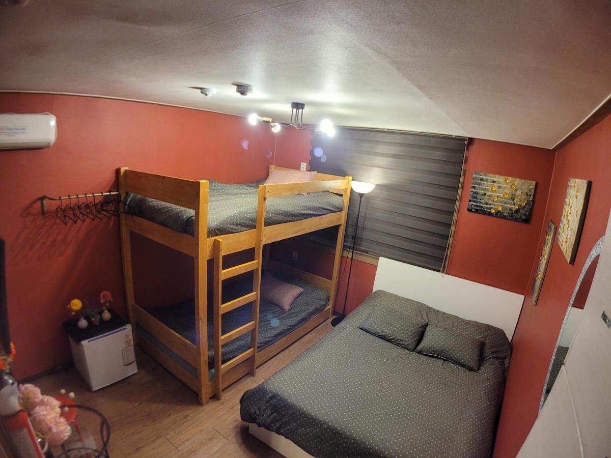 Olive Hostel W Seoul Bagian luar foto