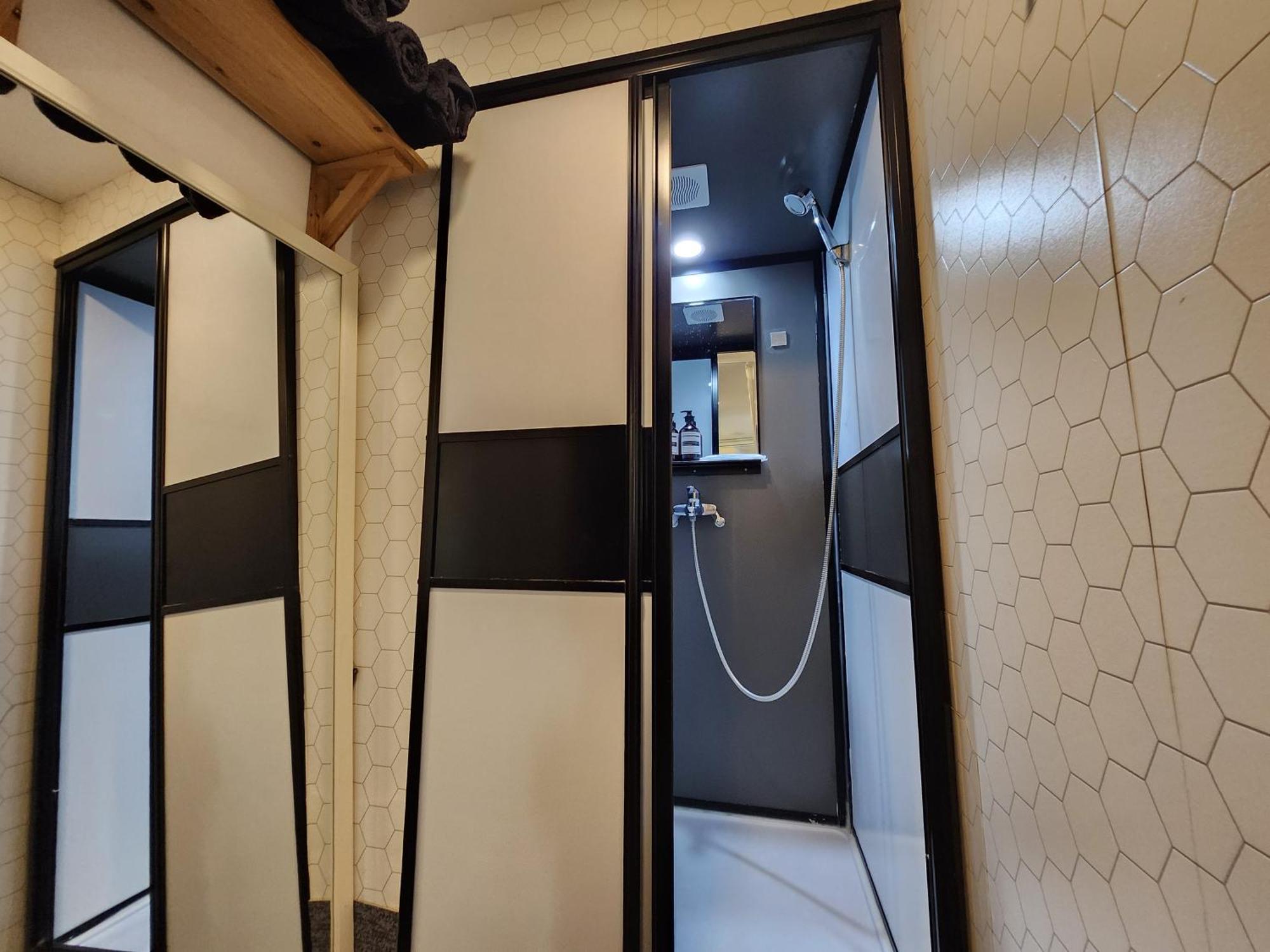 Olive Hostel W Seoul Bagian luar foto